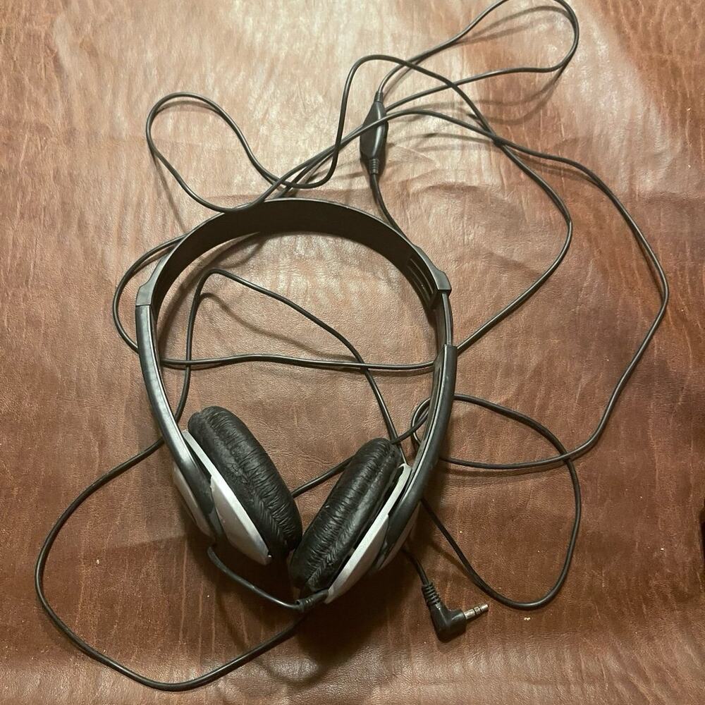 Fender TS-411 stereo headphones
